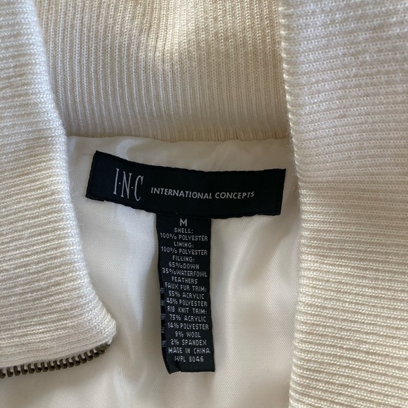 Ivory winter coat 🤍 - Picture 4 of 14